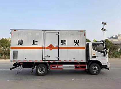 南部爆破器材运输车