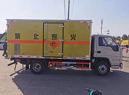 南部爆破器材运输车技术升级与安全合规新趋势
